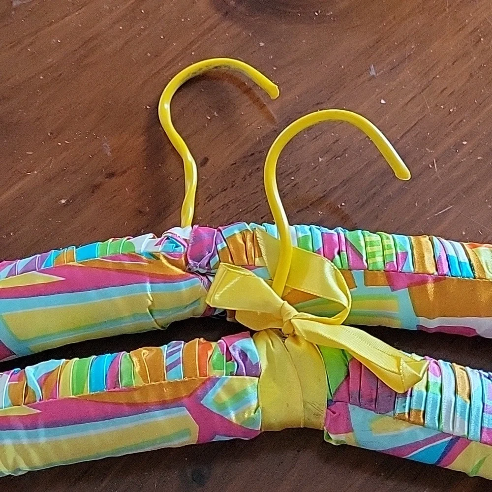 Silk Art Deco Cushioned Clothes Hangers - Pr.